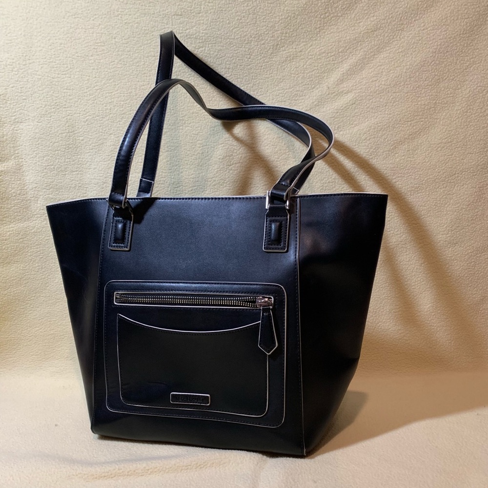 Black leather Vera Bradley bag
